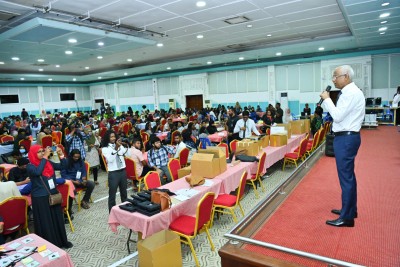 ބޯހިމެނުން ފަށައިފި، ރައީސް އިލްތިމާސް ކުރެއްވީ އެއްބާރުލުން ދިނުމަށް