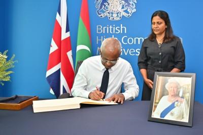 ރާނީ އެލިޒެބަތަކީ ބޭރު ދުނިޔޭގައި ރާއްޖެއިން ބަސް ބުނުމުގެ ފުރުސަތު ދެއްވި ކަނބަލެއް: ރައީސް