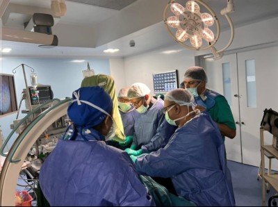 ރާއްޖޭގައި ފުރަތަމަ ފަހަރަށް މީހެއްގެ ކިޑްނީ ތޮރުފައިގެން ހިލަތައް ނަގައިފި