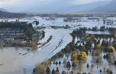 މޫސުން ގޯސްވެ ވެންކޫވާގެ ދަތުރުފަތުރު ހުއްޓުމަކަށް
