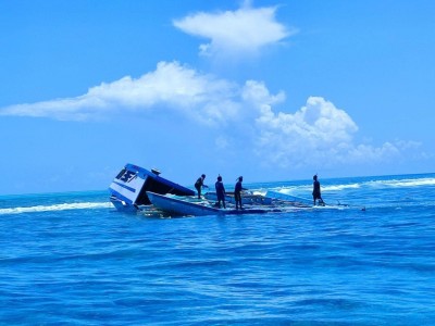 ހުދަންބަރު ދޯނި ފަރަށް އެރުމުން ތިން މިލިއަން ރުފިޔާގެ ގެއްލުމެއް