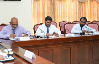 އައިލެންޑް އޭވިއޭޝަންގެ ލޯނުތަކާ ގުޅޭ ކޮމެޓީ ބައްދަލުވުން ސިއްރުކޮށްފި