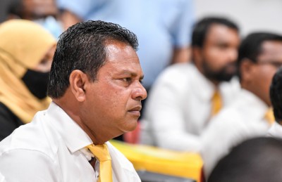 ފެނަކައިގެ ކުރީގެ އެމްޑީ ސައީދުގެ ޕާސްޕޯޓް ހިފަހައްޓައިފި