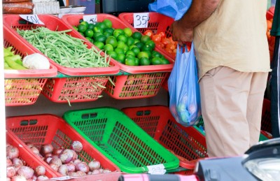 ކަނޑު ގަދަވުމުން އިންޑިއާ އިން ބޯޓުފަހަރު އައުން ދަތިވެ، ބާޒާރުން މުދާ ހުސްވެފައި