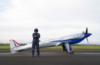 ދުވެލި އެންމެ ބާރު އިލެކްޓްރިކް މަތިންދާބޯޓް ރޯލްޒް-ރޮއިސްގައި