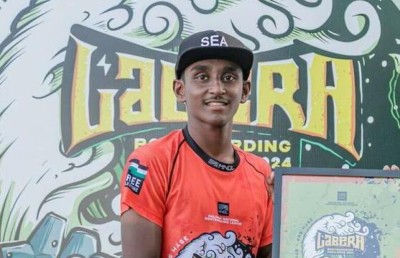 އަޒާން: ފުވައްމުލަކުގެ ރާޅުގަނޑުން ގޮނޑުދޮށަށް ބީއްސާލި ޗެމްޕިއަނެއް