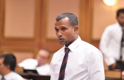 ރައްޔިތުން ކެތްތެރިވޭ، ވޯޓު ކަރުދާސް އަތަށް ލިބެން މާގިނަ ދުވަހެއް ނެތް: ޓޮމް