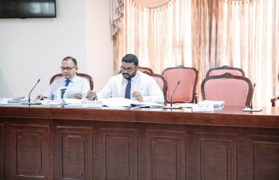 ކޮމިޓީއަށް ނުދެވުނީ "އިންޑިއާ އައުޓް" ކެމްޕޭންގައި ރަށުން ބޭރުގައި ތިބުމުން: އިދިކޮޅު