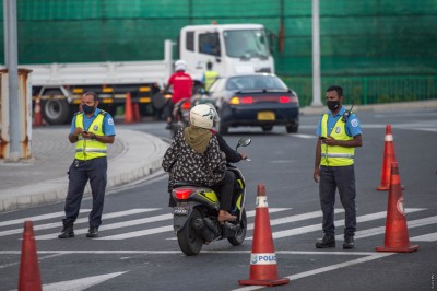 ގަވާއިދާ ޚިލާފަށް ނަންބަރު ބޯޑު ހުރުމުގެ ސަބަބުން 1410 މީހަކަށް ފުލުހުން ނަސޭހަތް ދީފި