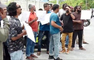 ސަރުކާރުން ޓެކްސީގެ ހިދުމަތަށް ނުކުތުން ހުއްޓުވައިދޭން ޑްރައިވަރުން އެދިއްޖެ