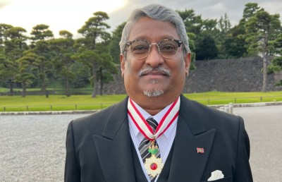 ކުރީގެ ސަފީރު ހަލީލަށް ޖަޕާނުގެ އެމްޕެރާގެ ހާއްސަ ޝަރަފެއް އަރުވައިފި