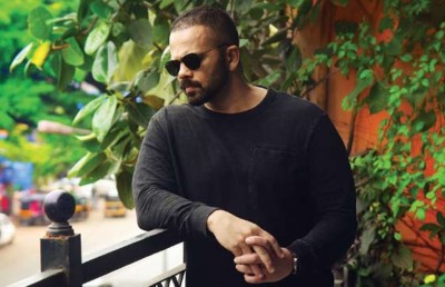 ޑައިރެކްޓަރު ރޯހިތުގެ ފުރަތަމަ އުޖޫރަ އަކީ 35 ރުޕީސް