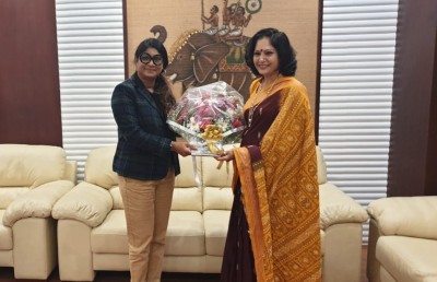 ޑިފެންސް މިނިސްޓަރު މާރިޔާ އިންޑިއާ އަށް