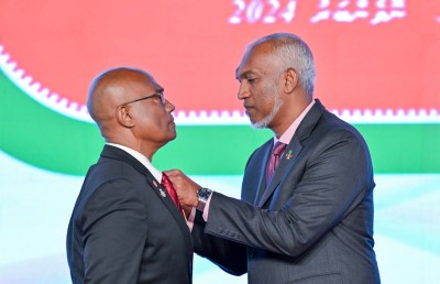 އިއްޒަތުގެ ޝަރަފާ އެކު މޫސާ އަލީ ޖަލީލުގެ ލޮލުން ކަރުނަ