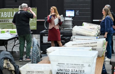 އެމެރިކާގެ ރިޔާސީ އިންތިހާބު: ފުރަތަމަ ލިބުނު ނަތީޖާތަކުން ޓްރަމްޕް ކުރީގައި