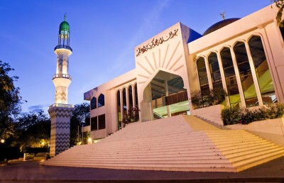 މައުމޫން ލޯބިން ބިނާކުރެއްވި އިސްލާމީ ލޭންޑްމާކަށް 40 އަހަރު