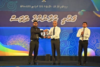 މިއަހަރުގެ ޒުވާނުންގެ އެވޯޑް، އެކި ދާއިރާތަކުން 10 ޒުވާނަކަށް ދީފި