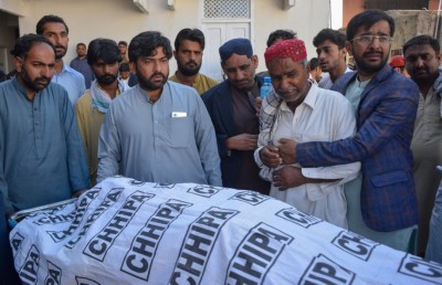 ޕާކިސްތާނުގެ ހަނގުރާމަވެރިން ރެއިލްވޭ ސްޓޭޝަނެއްގައި ހަމަލާދީ 26 މީހުން މަރާލައިފި