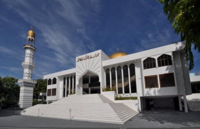 މައުމޫން ލޯބިން ބިނާކުރެއްވި އިސްލާމީ ލޭންޑްމާކަށް 40 އަހަރު