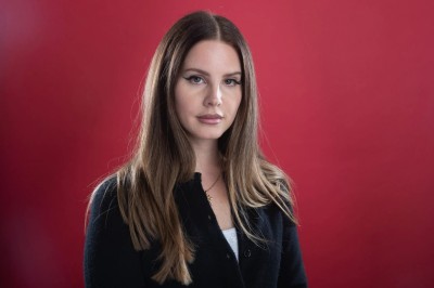 ލާނާ ލިޔުނު ފޮތަކާއި ލަވަތަކެއް ވަގަށް ނަގައިފި