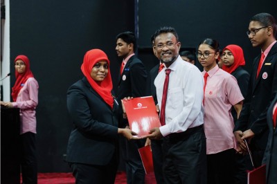 އިސްކަންދަރު ސްކޫލުގެ ކެޕްޓަނަކަށް ދާނިޔާ