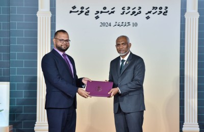 މަތީ ދަރަޖަ ހޯދި ފަރާތްތަކަށް ރައީސް އިނާމު ދެއްވައިފި