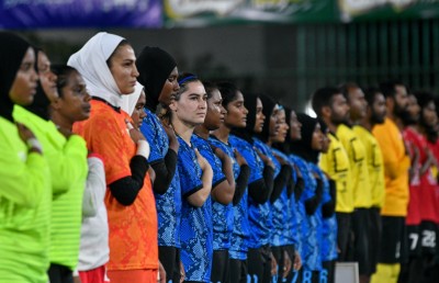 ކްލަބު މޯލްޑިވްސް: އެމްޕީއެލް އަށް މަޑުޖެހުން، ޕޮލިސް ފުރަތަމަ މޮޅު