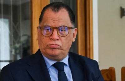 ސައުތު އެފްރިކާގެ ފުޓްބޯޅަ ރައީސަށް ކޮރަޕްޝަނުގެ ދައުވާ