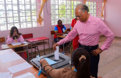 މޮރިޝަސްގެ އިދިކޮޅު ލީޑަރަށް ބޮޑު ކާމިޔާބީއެއް