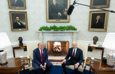 ބަދަލުހިފުމެއް ނެތި ޓްރަމްޕަށް ބައިޑެން ދެއްކެވީ ނަމޫނާ