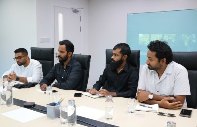 ނޫސްވެރިންގެ ކަންބޮޑުވުންތަކަށް ހައްލު ހޯދައިދޭނެ ކަމުގެ ޔަގީންކަން އޭޖީ ދެއްވައިފި