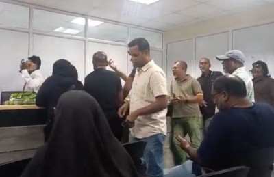 ފްލެޓު މައްސަލާގައި ހައުސިން މިނިސްޓްރީ އަށް ވަދެ، މުޒާހަރާކުރަނީ