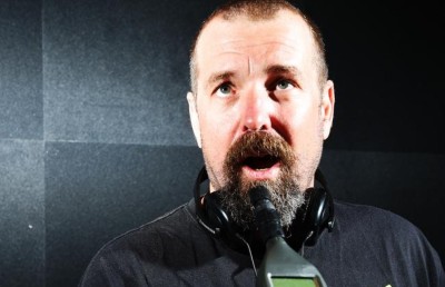 ވައެއް ލައިގެން ހަދާފައި އޮތް ރެކޯޑެއް މުގުރާލައިފި