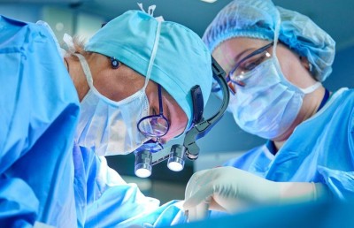 ނުބައި ފައެއް ބުރިކޮށްލި ޑޮކްޓަރަކަށް އޮސްޓްރިއާގައި 3،000 ޑޮލަރުގެ ޖޫރިމަނާއެއް