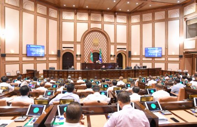 ޕާޓީ ބަދަލުކުރުމުން ގޮނޑި ގެއްލޭ ގޮތަށް ގާނޫނުއަސާސީ އިސްލާހުކުރަނީ