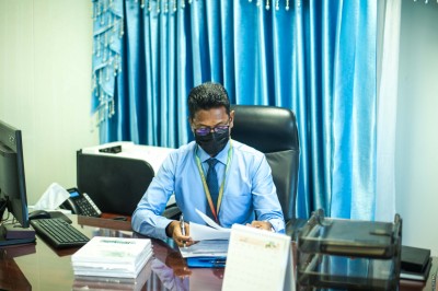 އަރަބިއްޔާ މައްސަލަ: އެހެން ޕްރިންސިޕަލަކު އައްޔަން ނުކުރަން ވަގުތީ އަމުރެއް ނެރެފި