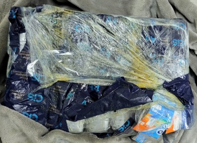 ރާއްޖެ އައި ބްރެޒިލްގެ ފަތުރުވެރިއެއްގެ އަތުން ހަތަރު ކިލޯގެ ޑްރަގް އަތުލައިފި