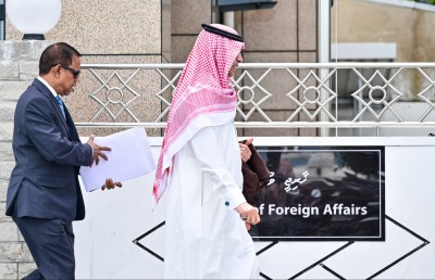 ފެށުނީންސުރެ ފޮރިން ސާވިސްގެ ގާނޫނާ ހިލާފު؛ ސިޔާސީ މުވައްޒަފުން މާ ގިނަ