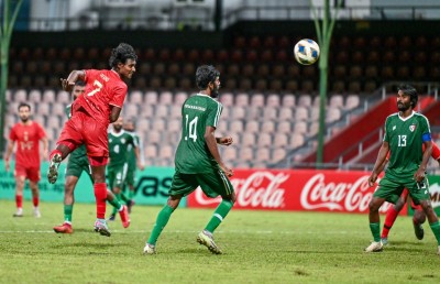 ތިމަރަފުއްޓާ ދެކޮޅަށް ތަޖުރިބާކާރު ކުޅުންތެރިން ގިނަ މާލެ ޓީމުން ފެންވަރު ދައްކާލައިފި