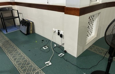 ފުރުގާން މިސްކިތުގައި ބަހައްޓާފައި ހުރި ހަތިމުތައް އުކާލައި ގެއްލުން ދީފި