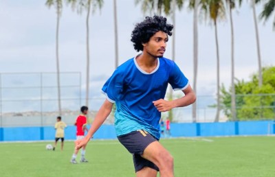 ގުރައިދޫގެ ޝަޔާމް؛ ބައްޕަގެ ފަރާތުން ވާރުތަވި ކެޕްޓަން ބޭންޑްގައި  ގޯލްޑް ކަޕަށް