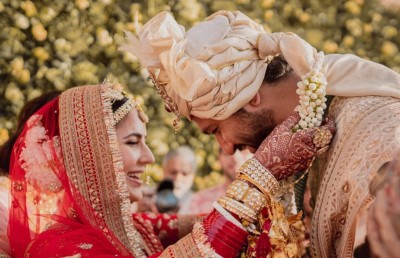 ކެޓްރީނާ އާއި ވިކީ ކައިވެނިކޮށްފި