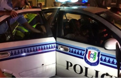 ފޯނުތަކެއް ވަގަށް ނަގައި އަލަމާރި ތެރޭ ފިލާ އޮއްވައި ހައްޔަރުކޮށްފި