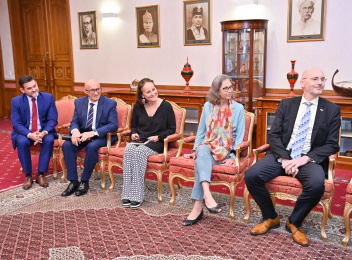 ޔޫރަޕަށް އެކްސްޕޯޓްކުރާ މަހުން ނަގާ ޑިއުޓީ ކުޑަކުރަން މަޝްވަރާކޮށްފި