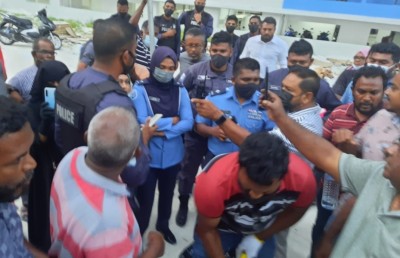 ހުއްދަ ނުހޯދައި އިދިކޮޅުން ބާއްވަން އުޅޭ "ކޮތަރު ކޮށި" ޖަލްސާ ހުއްޓުވަން ފުލުހުން ނުކުމެއްޖެ
