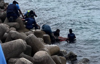 ދަރުމަވަންތަ ހޮސްޕިޓަލްގެ ބޭރު ތޮށިގަނޑު ކައިރިން އަނިޔާވެފައި އޮތް މީހަކު ފެނިއްޖެ