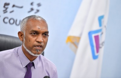 ސަރުކާރުގެ ކުރިމަތީގައި ކުޑަކަކޫ ޖަހައި ދުރަކަށް ނުދާނަން: މުއިއްޒު