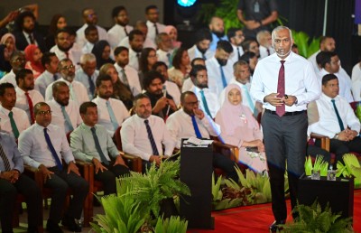 ޑޮލަރު މާރު ކުރުމާބެހޭ އުސޫލުތައް ގާނޫނެއްގެ ތެރެއަށް ގެނައުން މުހިންމު: ރައީސް