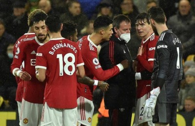 ޔުނައިޓެޑުގެ ބައެއް ކުޅުންތެރިންނަށް ކޮވިޑް ޖެހި، މިރޭގެ މެޗު ފަސްކޮށްފި