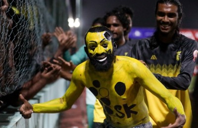 އާރްޑީސީގެ "މީ ޓީމެކޭ" މުޅި ކުންފުނި ތަމްސީލުކުރާ ސްލޯގަން